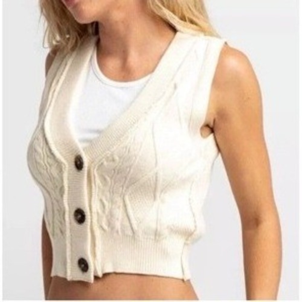 Free People Ivory Cable Knit Cropped Sweater Vest V-Neck Button Front Medium